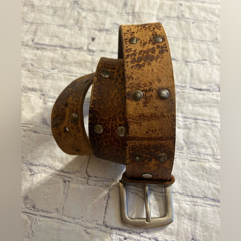 VINTAGE DISTRESSED AMERICAN EAGLE MEN’S BROWN STUDDED LEATHER BELT  SIZE 32